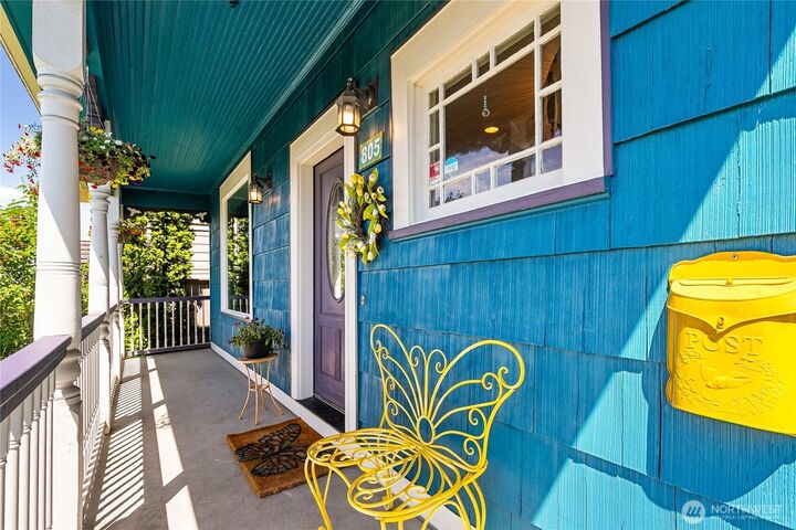 Property Photo:  805  11th Street  WA 98225 