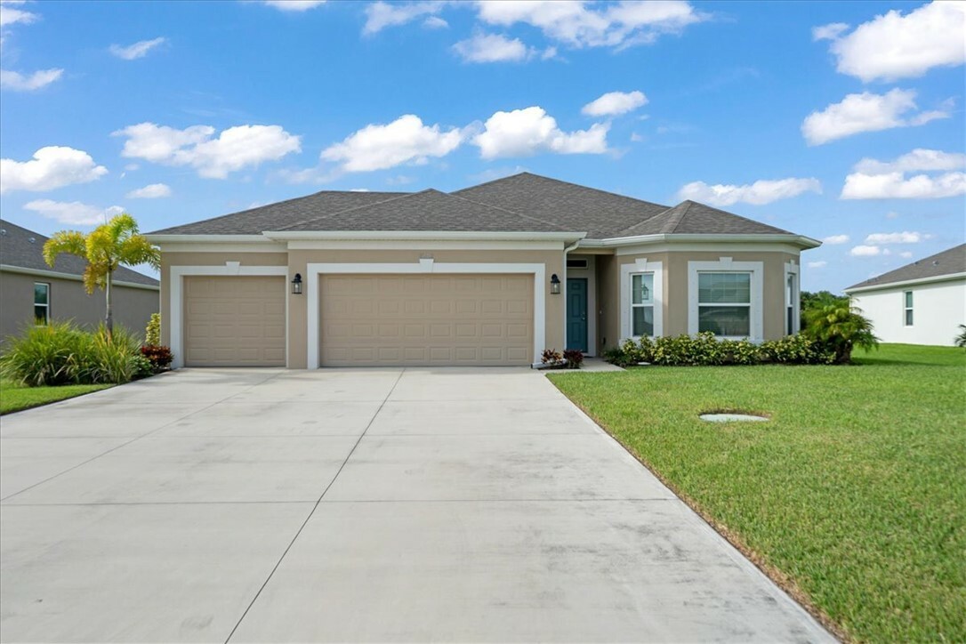Property Photo: 8342 Laguna Circle FL 32976