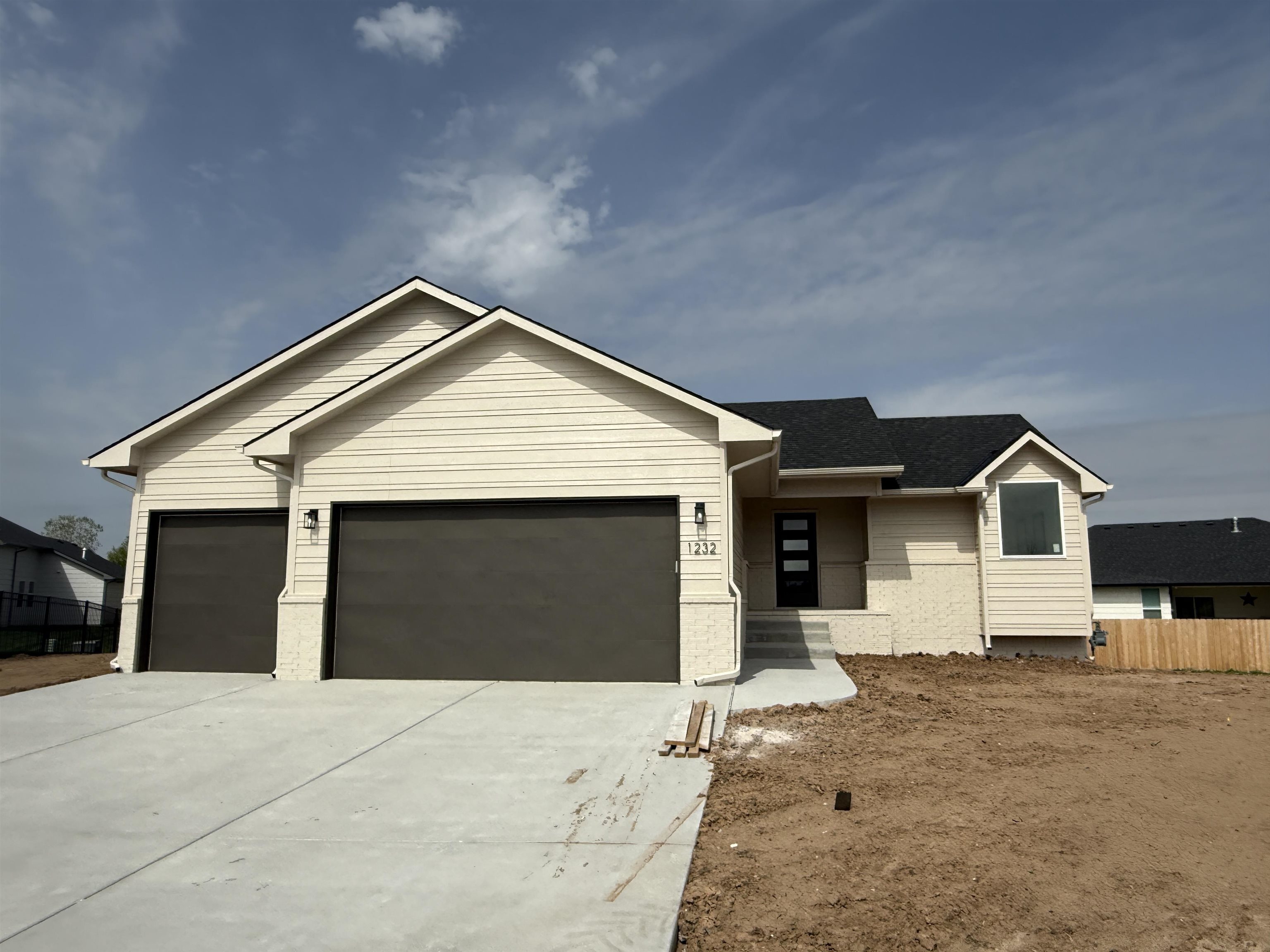 Property Photo: 1232 E Outland Ct KS 67052
