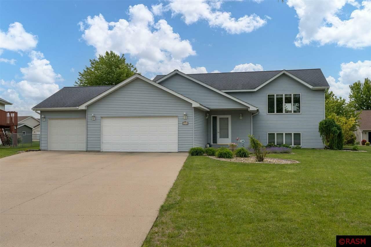 Property Photo: 331 Cardinal Drive MN 56001