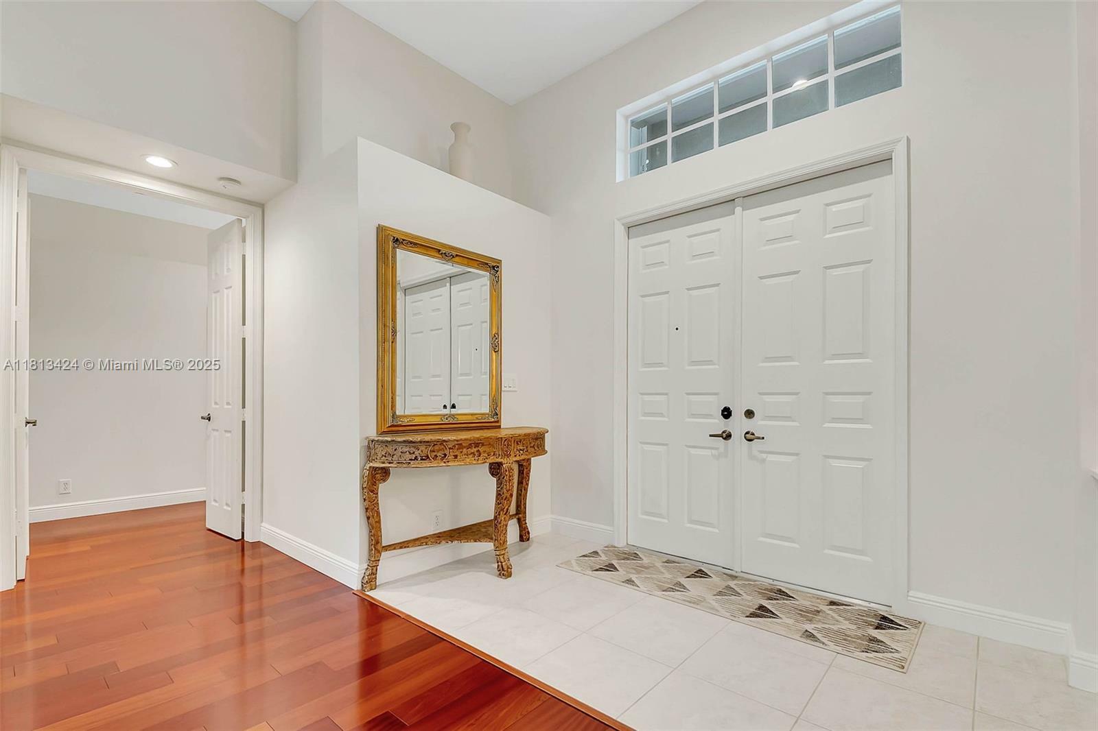 Property Photo: 3943 Nighthawk Dr FL 33331