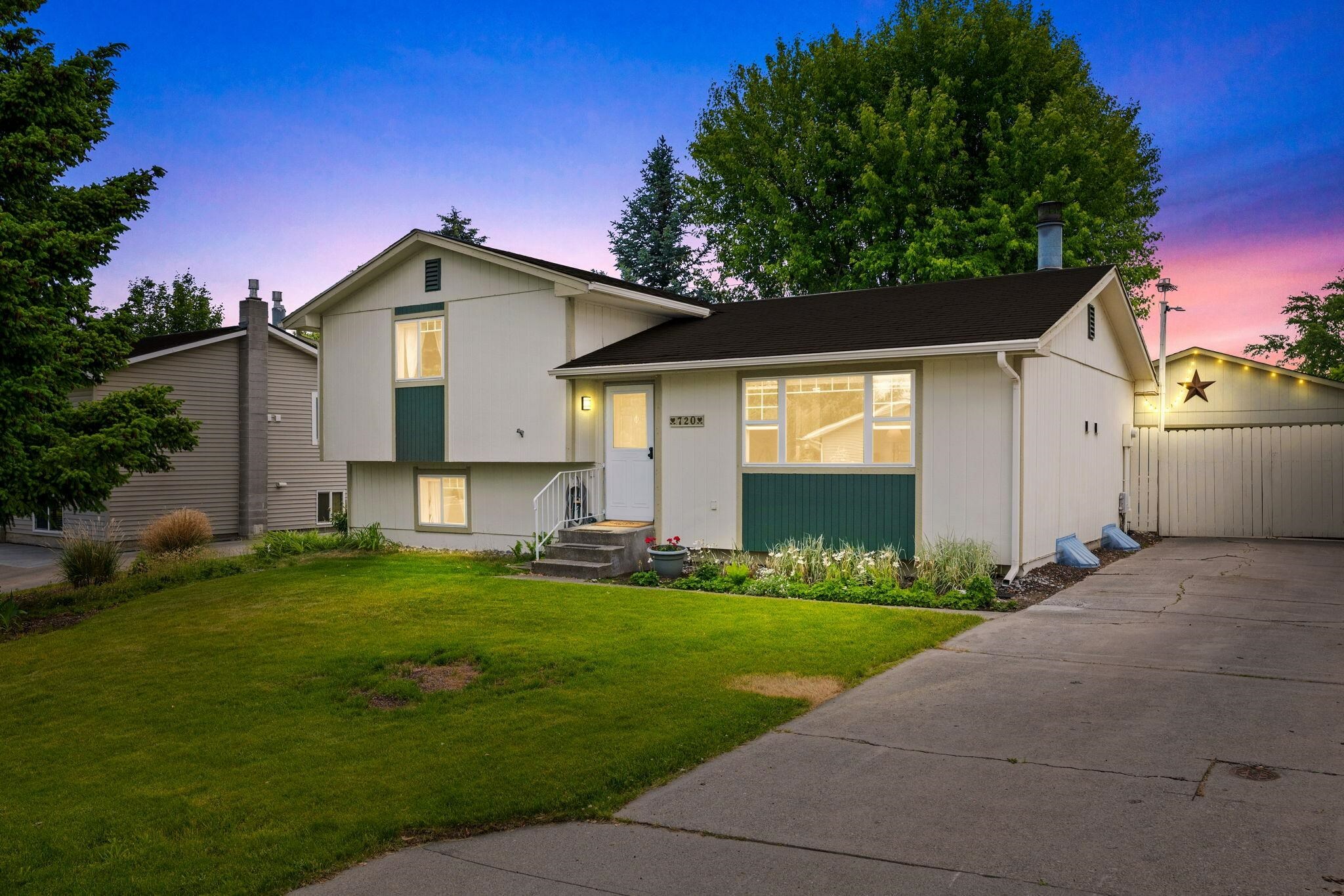 Property Photo: 720 E Sumter Way WA 99208