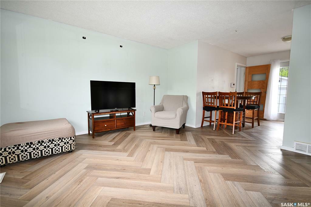 Property Photo: 161 Macdowall Crescent SK S6V 6N4