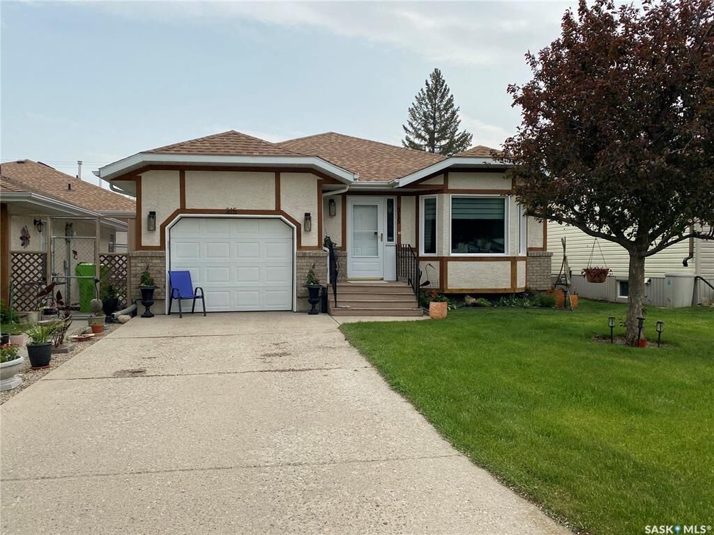 Property Photo:  315 Hudson Avenue  SK S0G 1S0 
