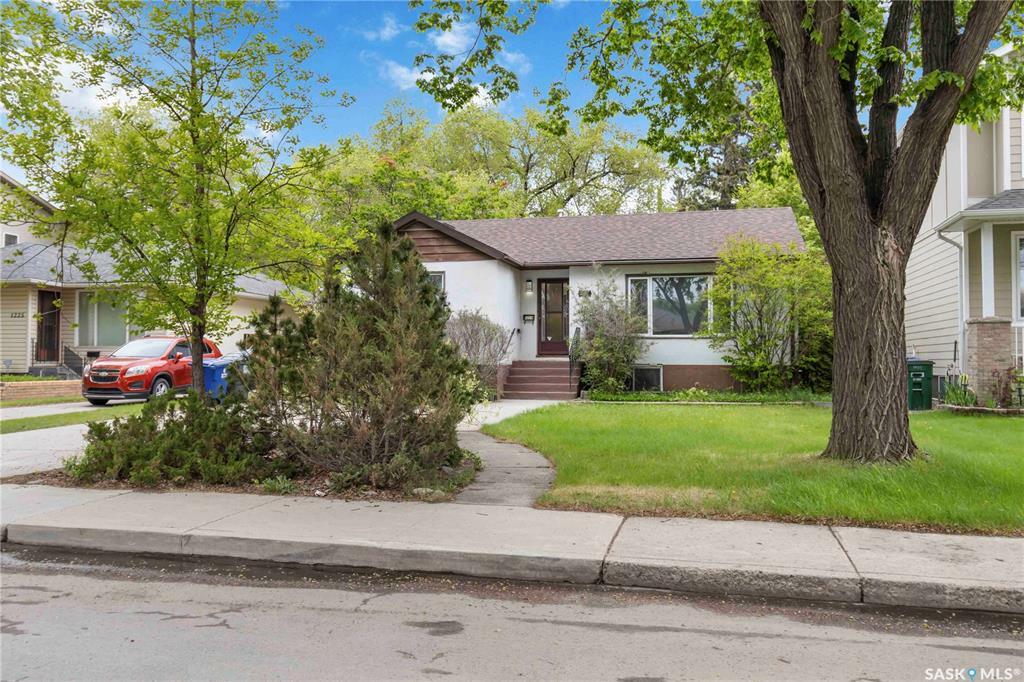 Property Photo: 1229 9th Street E SK S7H 0N7