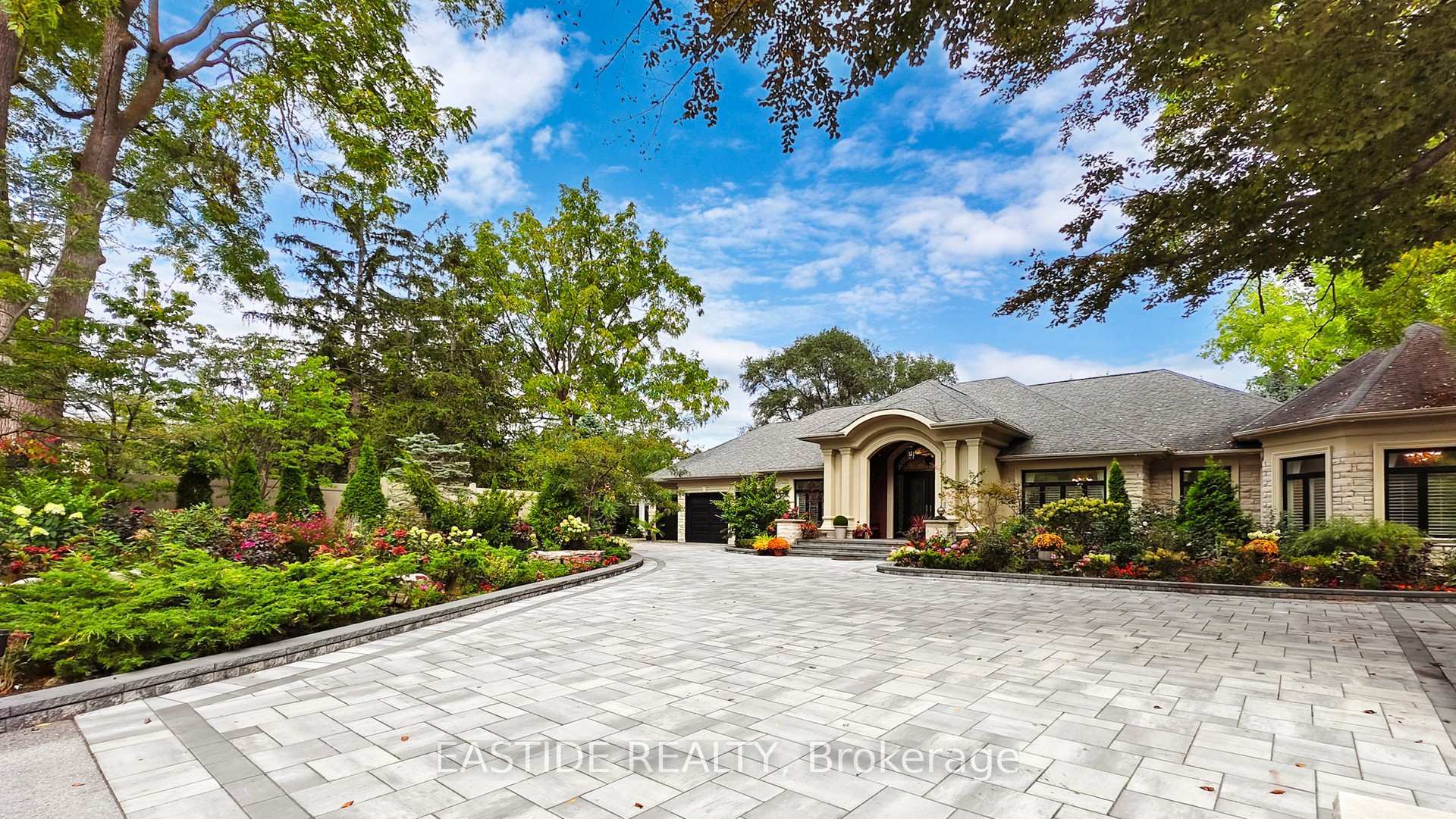 Property Photo: 431 Fourth Line ON L6L 5A5