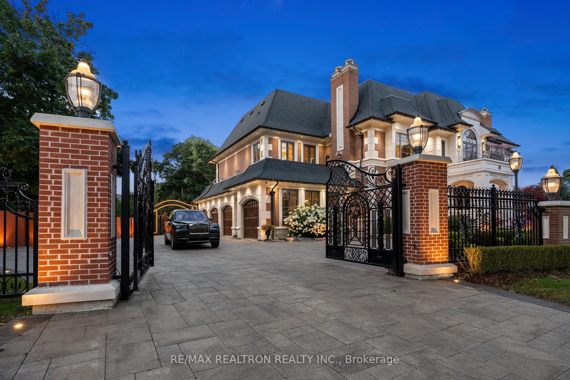 Property Photo: 20 Bryson Drive ON L4C 6E3