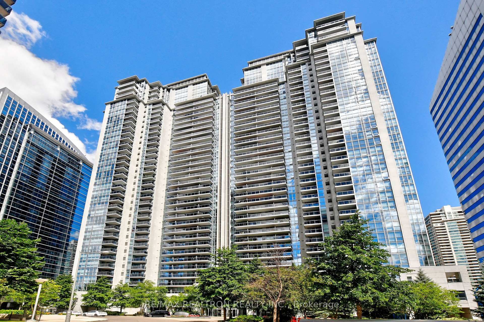 Property Photo: 4978 Yonge Street 1608 ON M2N 7G8