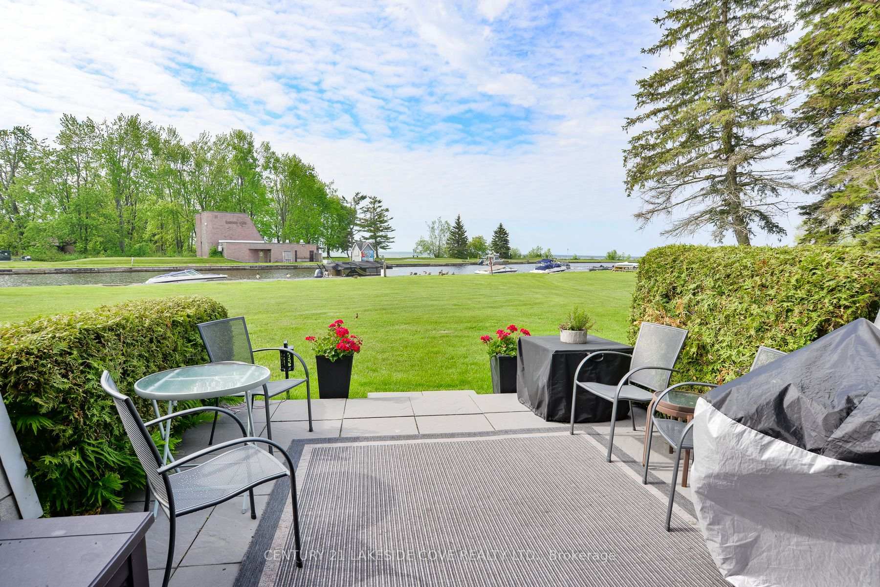 Photo de la propriété: 1 Paradise Boulevard Unit 14 ON L0K 1B0