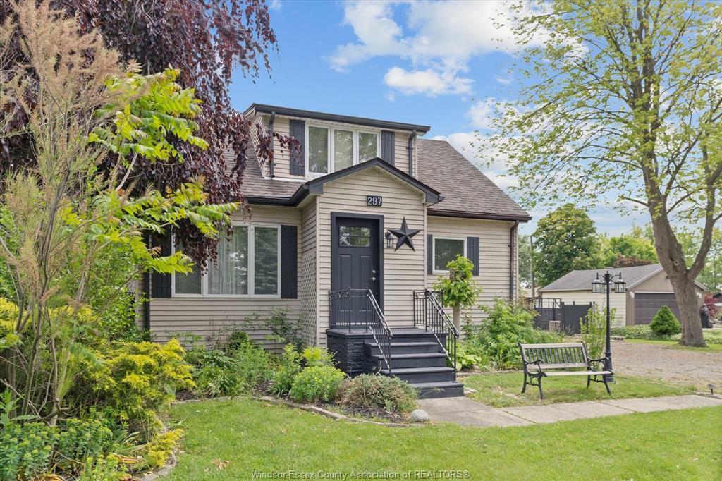 Photo de la propriété: 297 Talbot Street South ON N8M 1C2