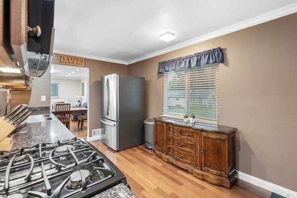 Property Photo: 1000 Greenhill Rd PA 15209