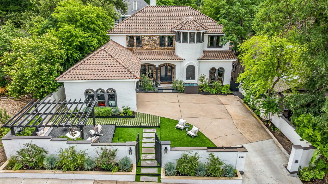Property Photo: 2621 Exposition Boulevard TX 78703