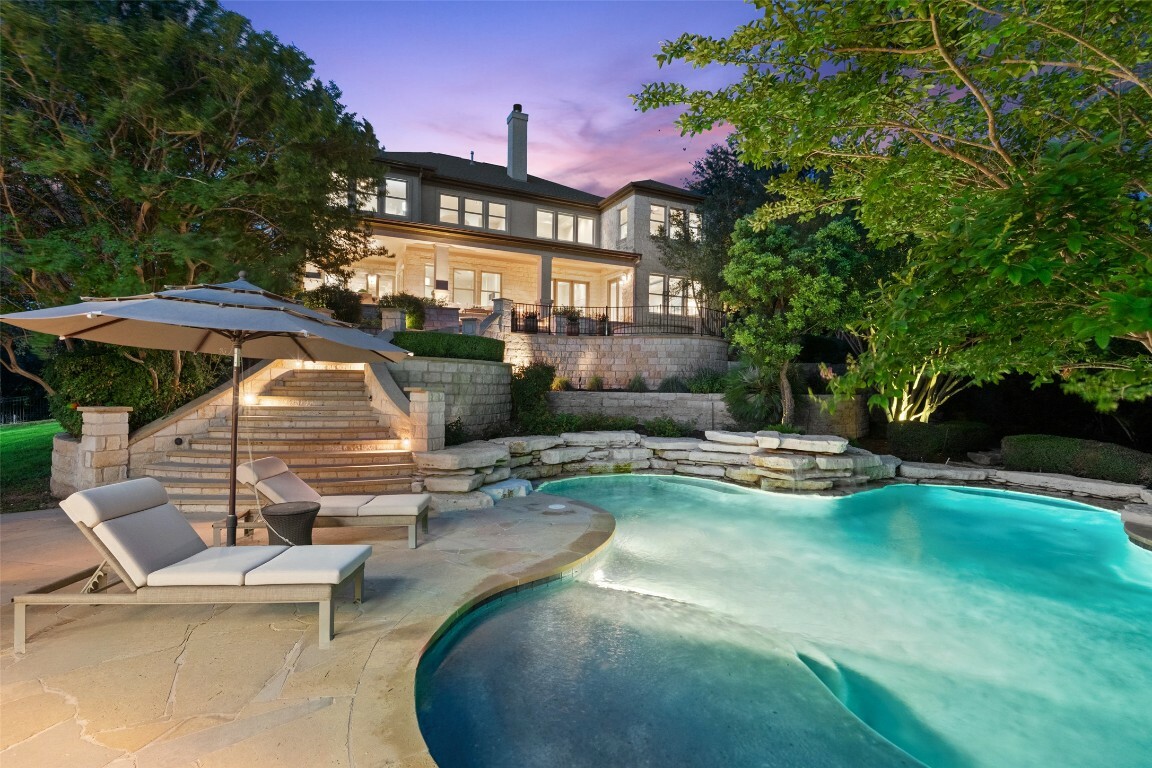 Property Photo: 512 Newhall Cove TX 78746