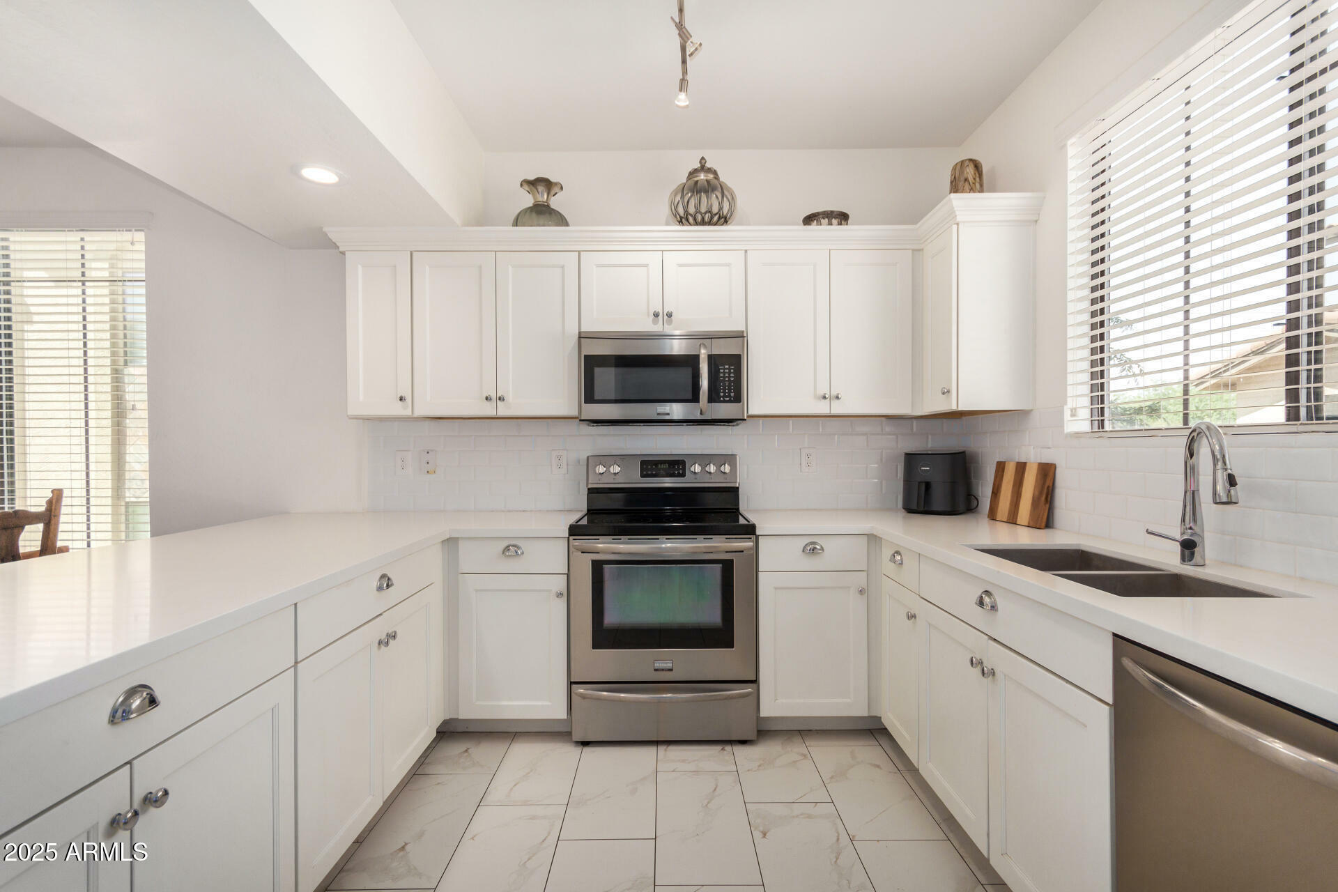 Property Photo: 2315 N 52nd Street 144 AZ 85008