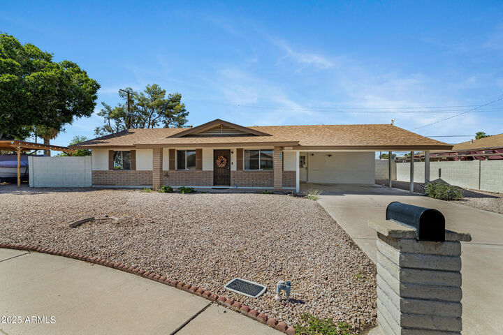 Property Photo: 1215 E Geneva Drive AZ 85282