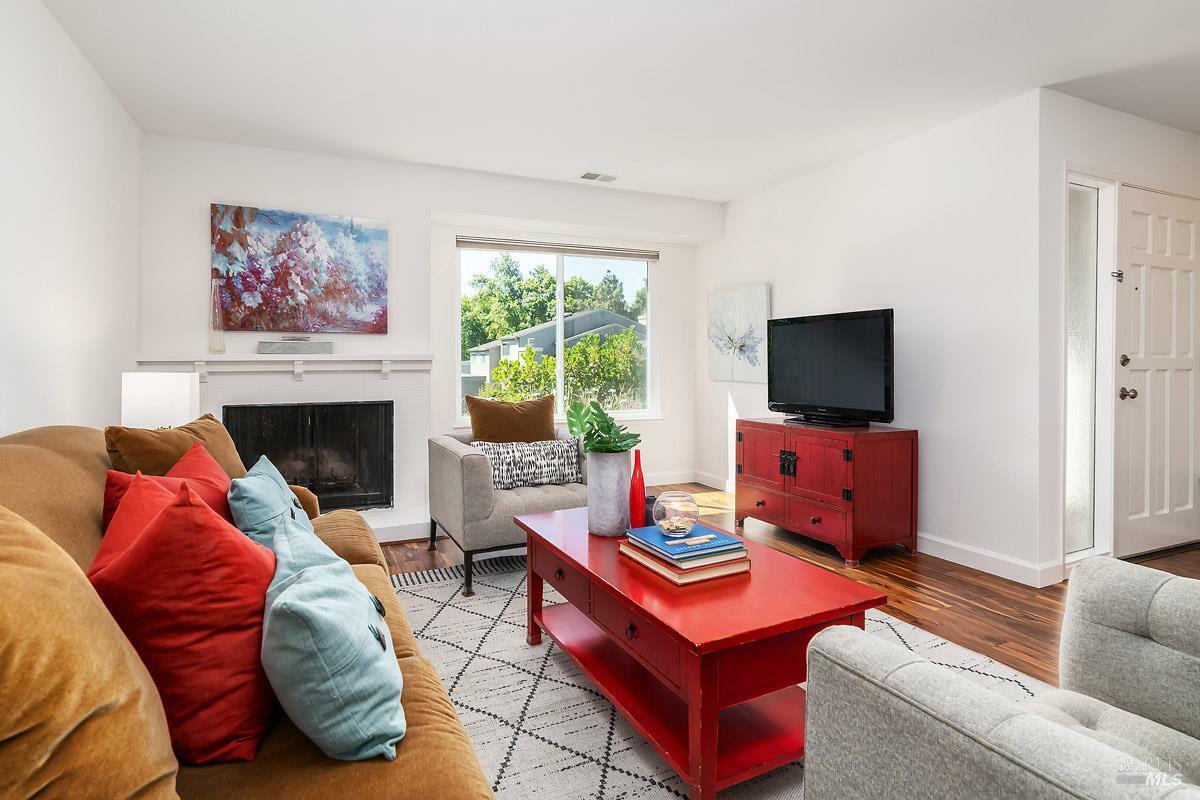 Property Photo: 316 Village Circle CA 94947