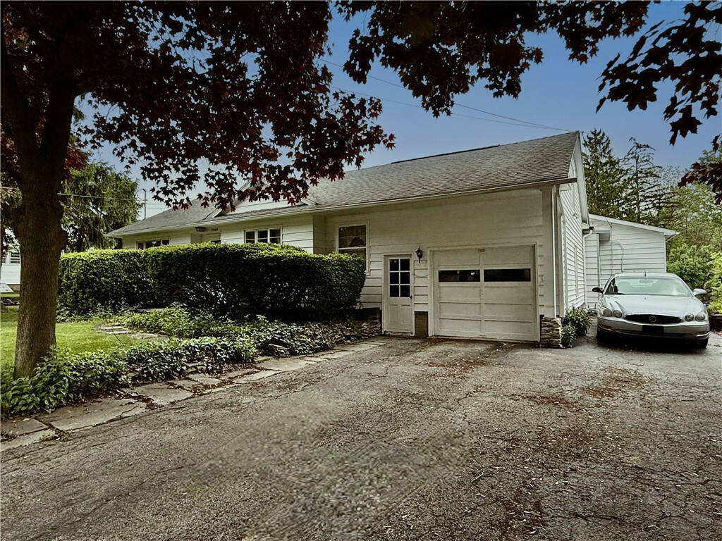 Property Photo: 9209 Summit Street Road NY 14482