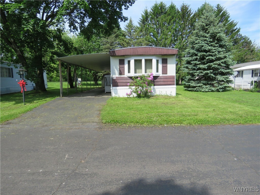 1042 Wish Circle Road  East Aurora NY 14052 photo