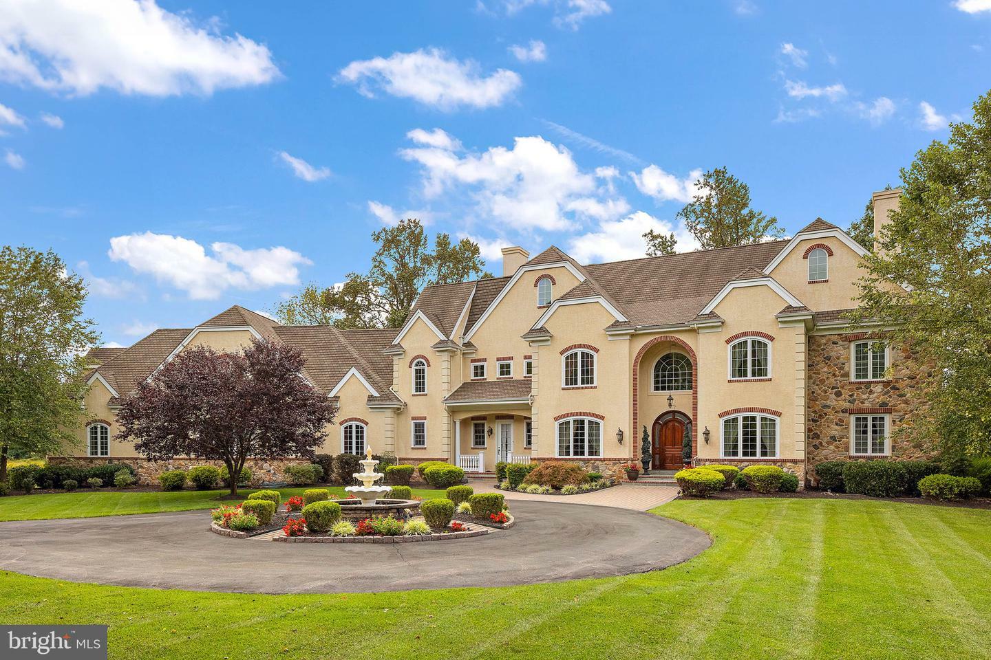 Property Photo: 203 Alisons Way DE 19807