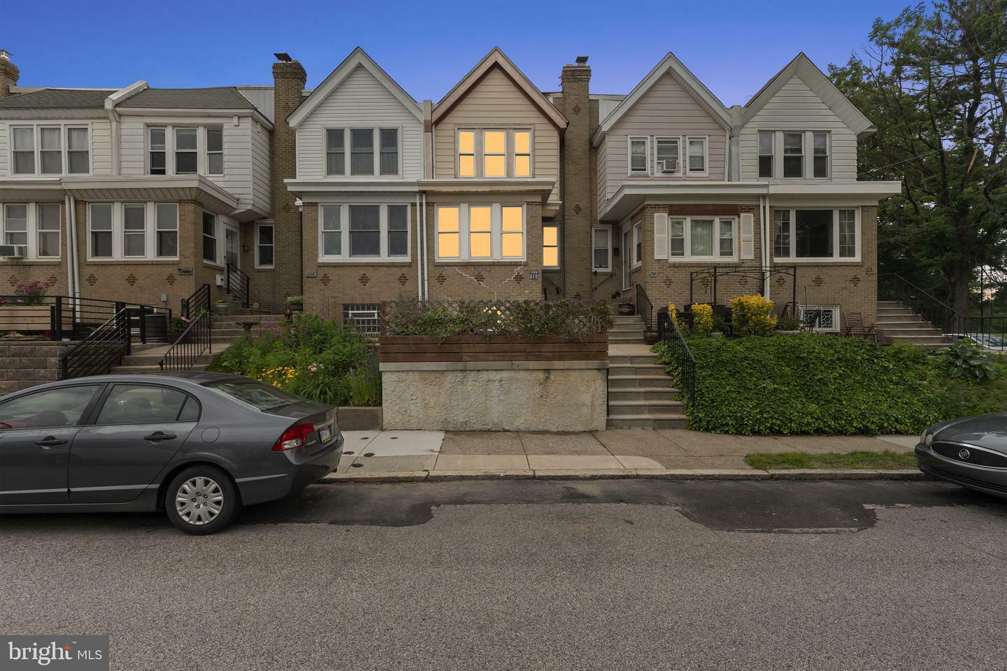 670 Jamestown Avenue  Philadelphia PA 19128 photo