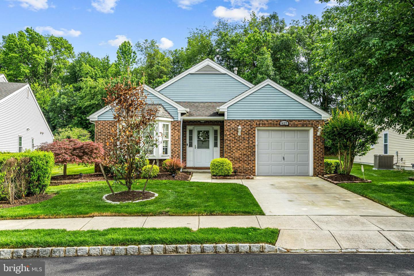 927 S Larkspur Place  Mount Laurel NJ 08054 photo