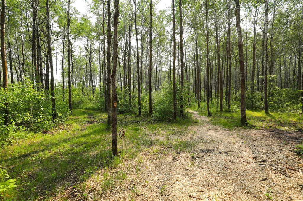 Property Photo:  40125 48 Rd North Road North  MB R5J 0A2 