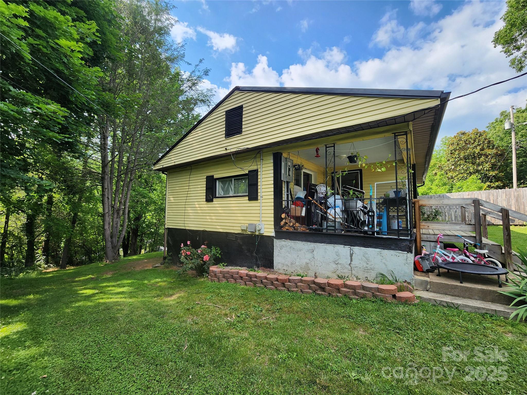 Property Photo:  165 Ray Street  NC 28786 
