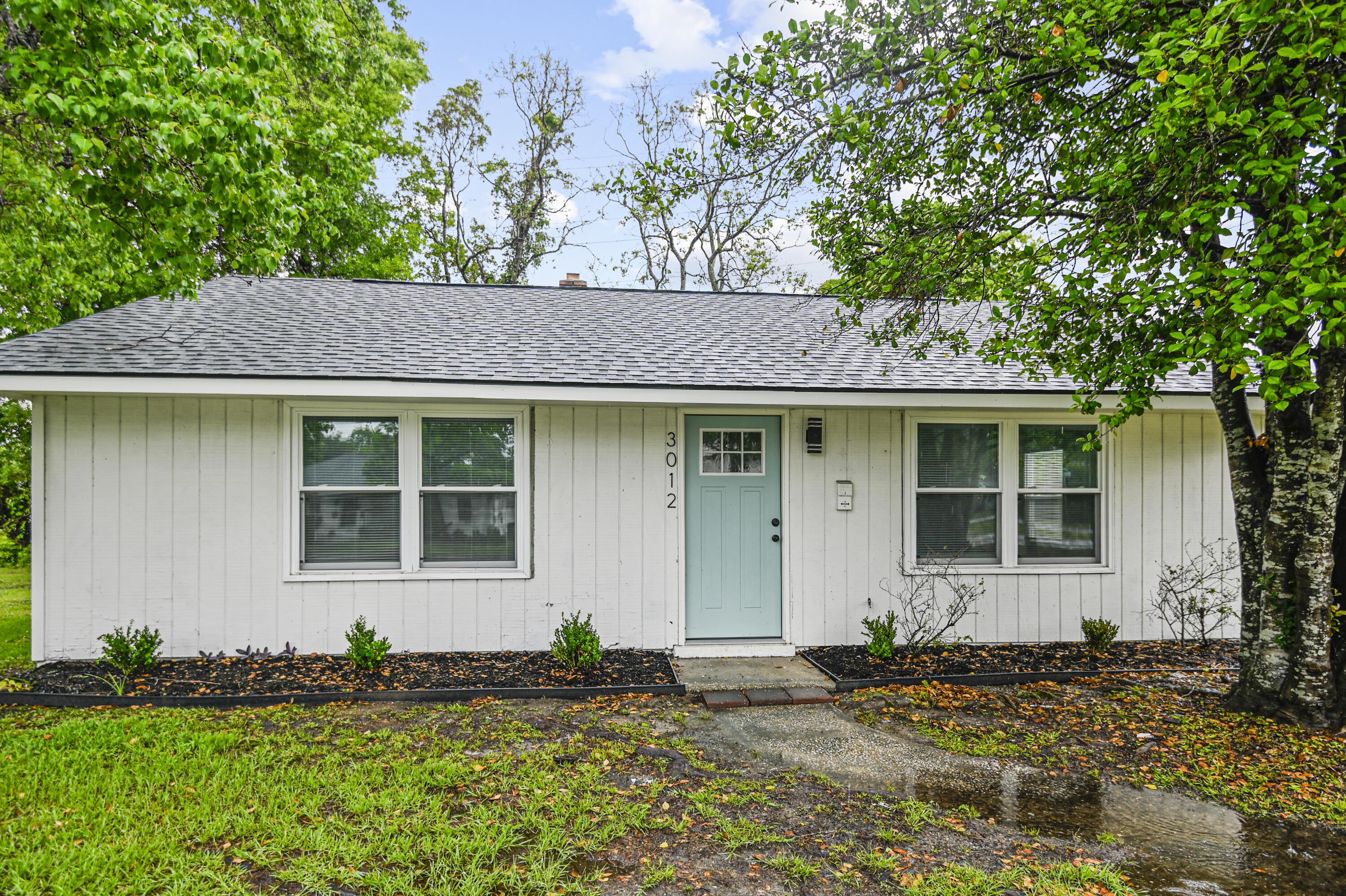 Property Photo: 3012 Azalea Drive SC 29405
