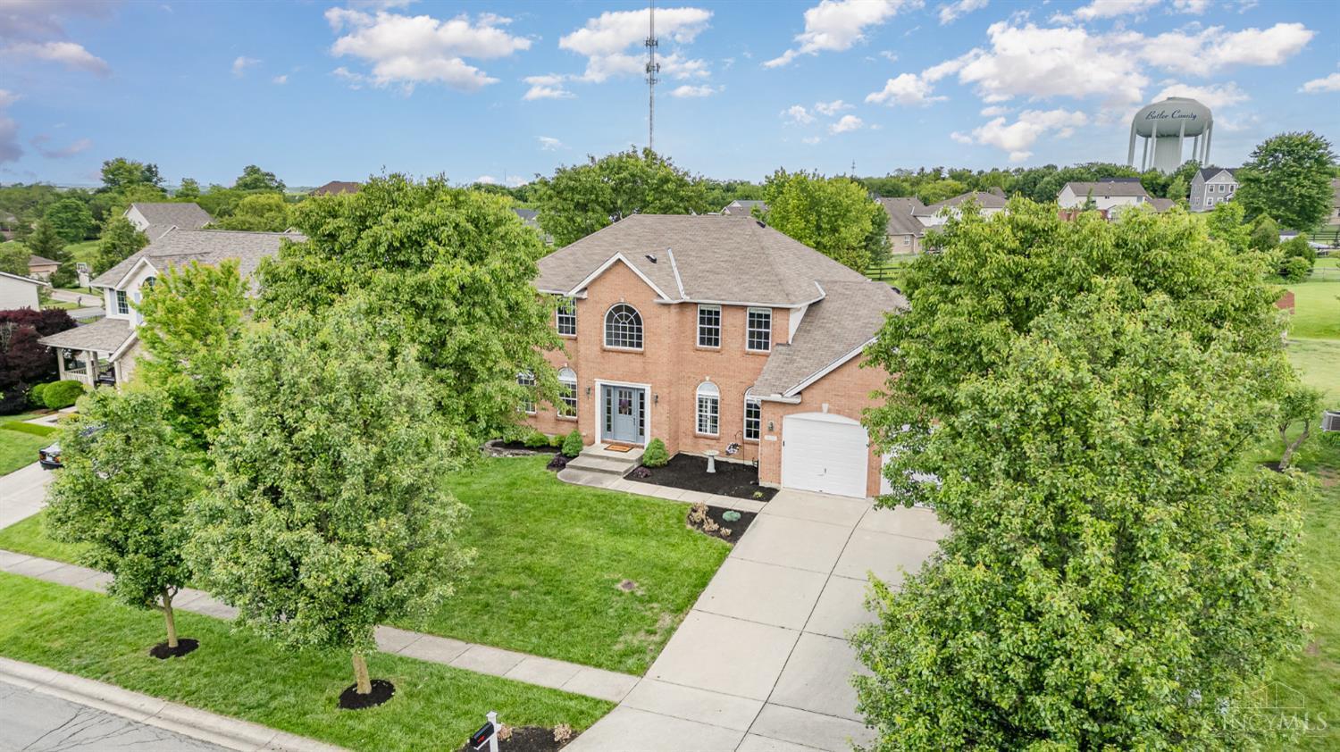 Property Photo: 8137 Logans Ridge Drive OH 45069