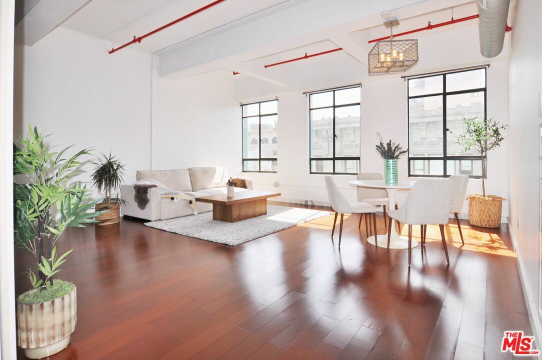 Property Photo: 849 S Broadway CA 90014