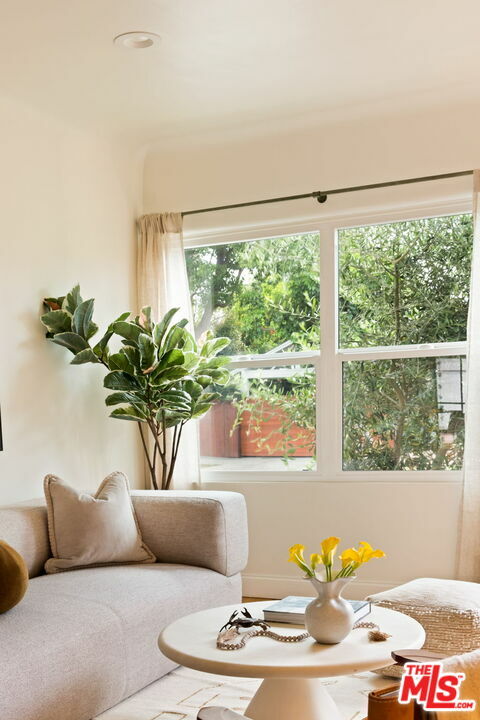 Property Photo: 4840 Westhaven St CA 90016