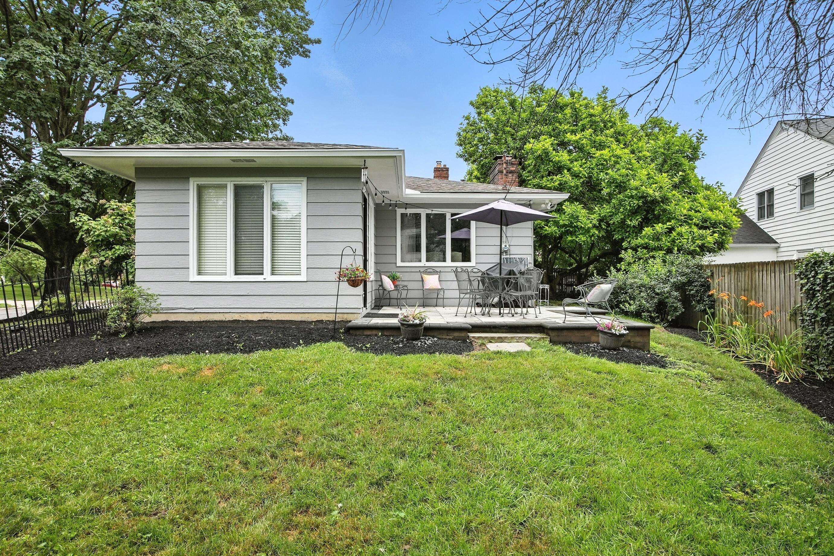 Property Photo:  2171 Northam Road  OH 43221 