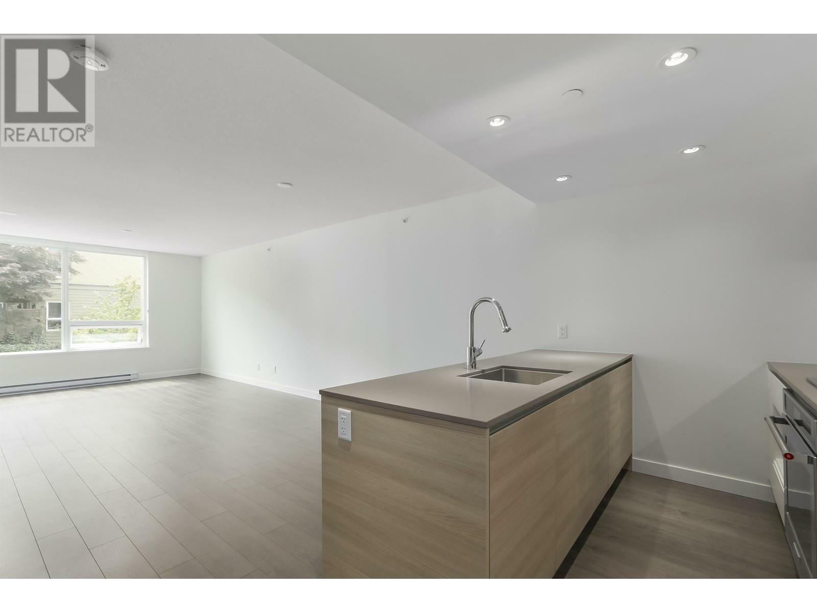 Property Photo:  988 Quayside Drive Th2  BC V3M 0L5 