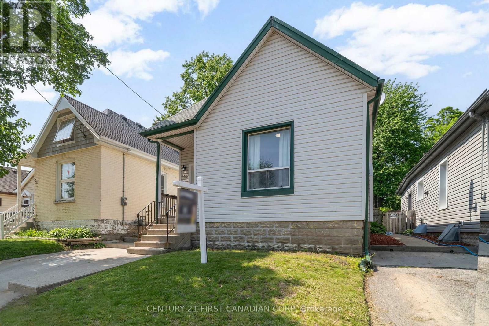 Photo de la propriété: 330 Salisbury Street ON N5Y 3A9