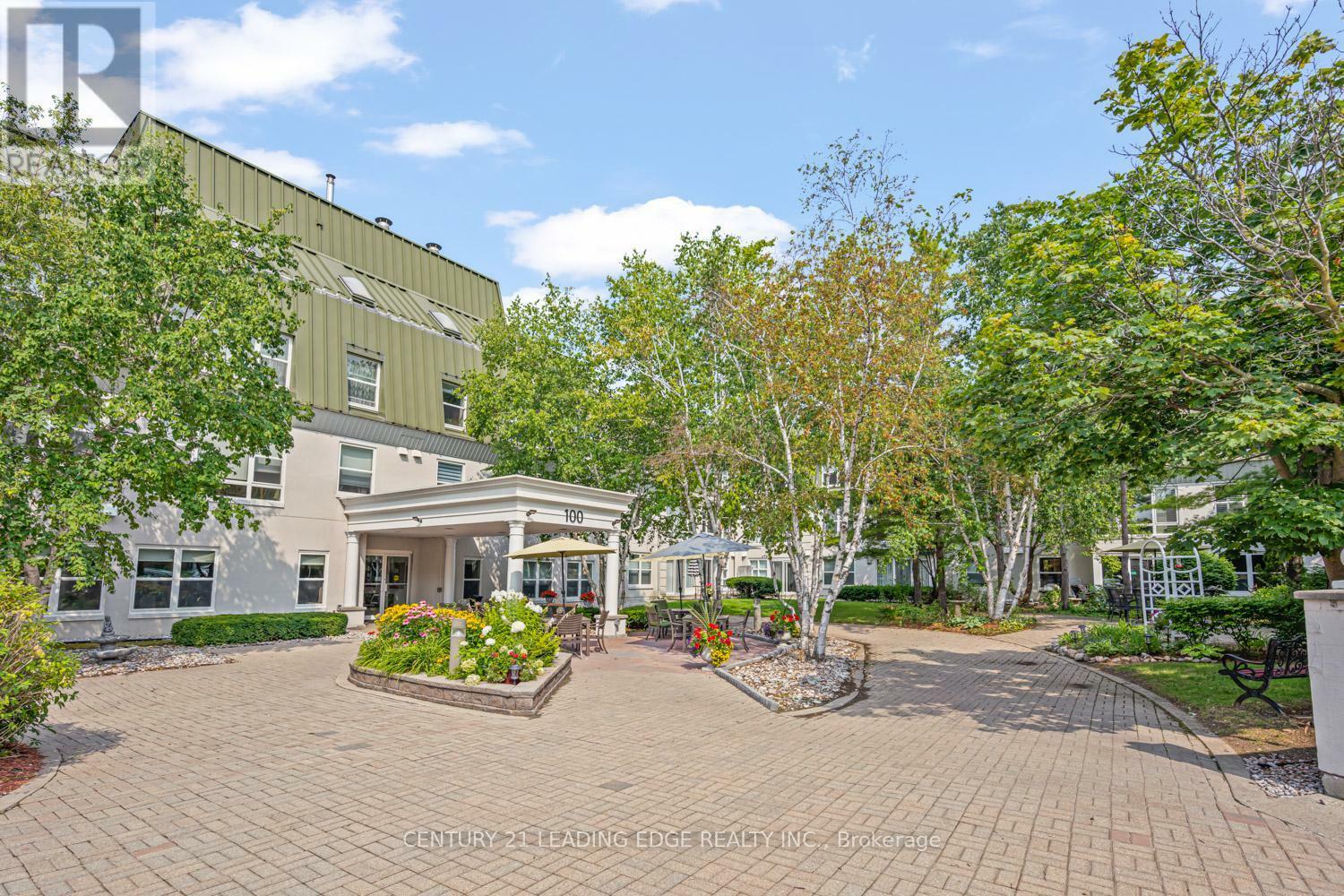 Property Photo: 100 Anna Russell Way 224 ON L3R 6C7