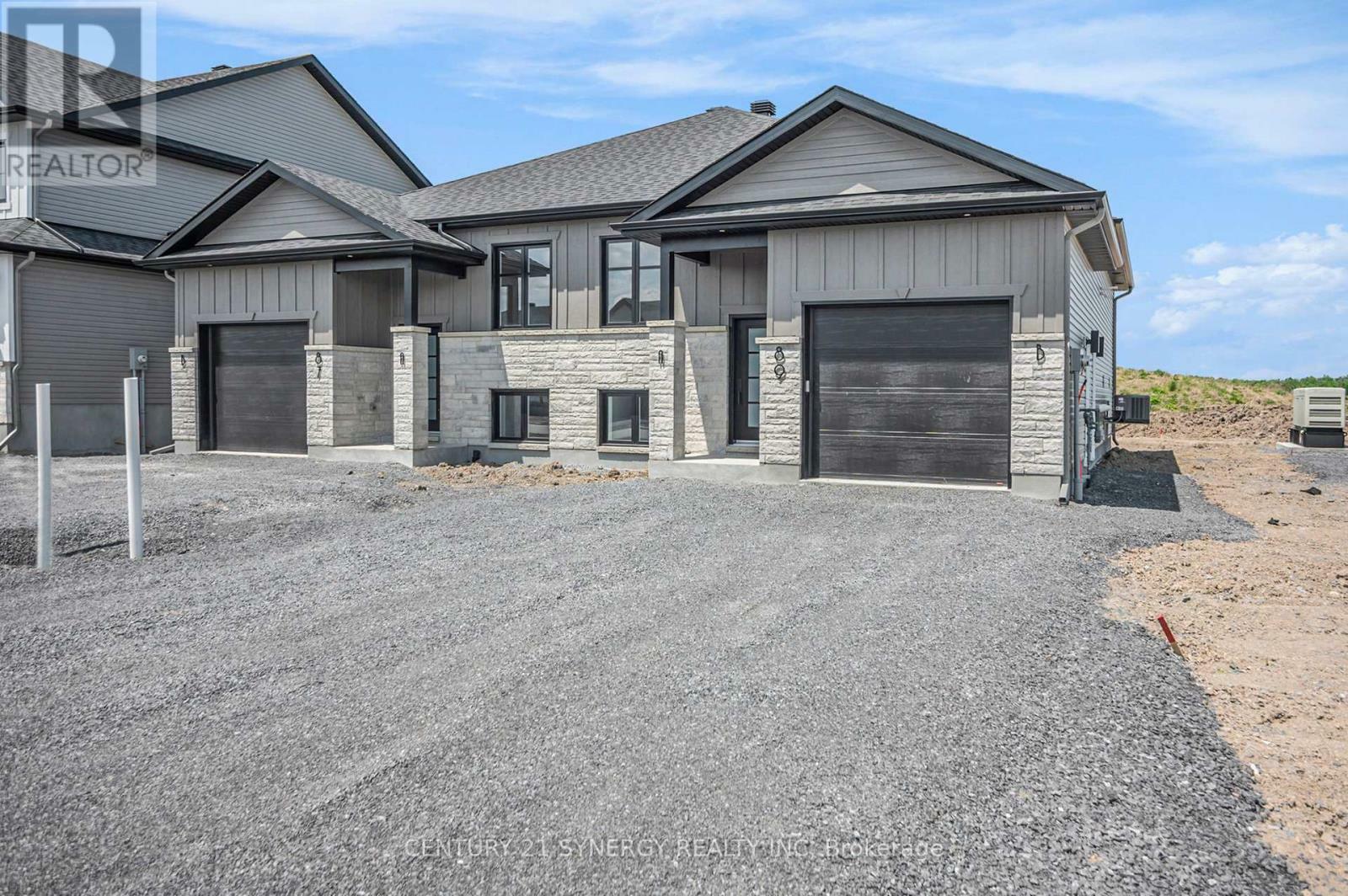 Property Photo:  89 Helen Street B  ON K0A 1R0 