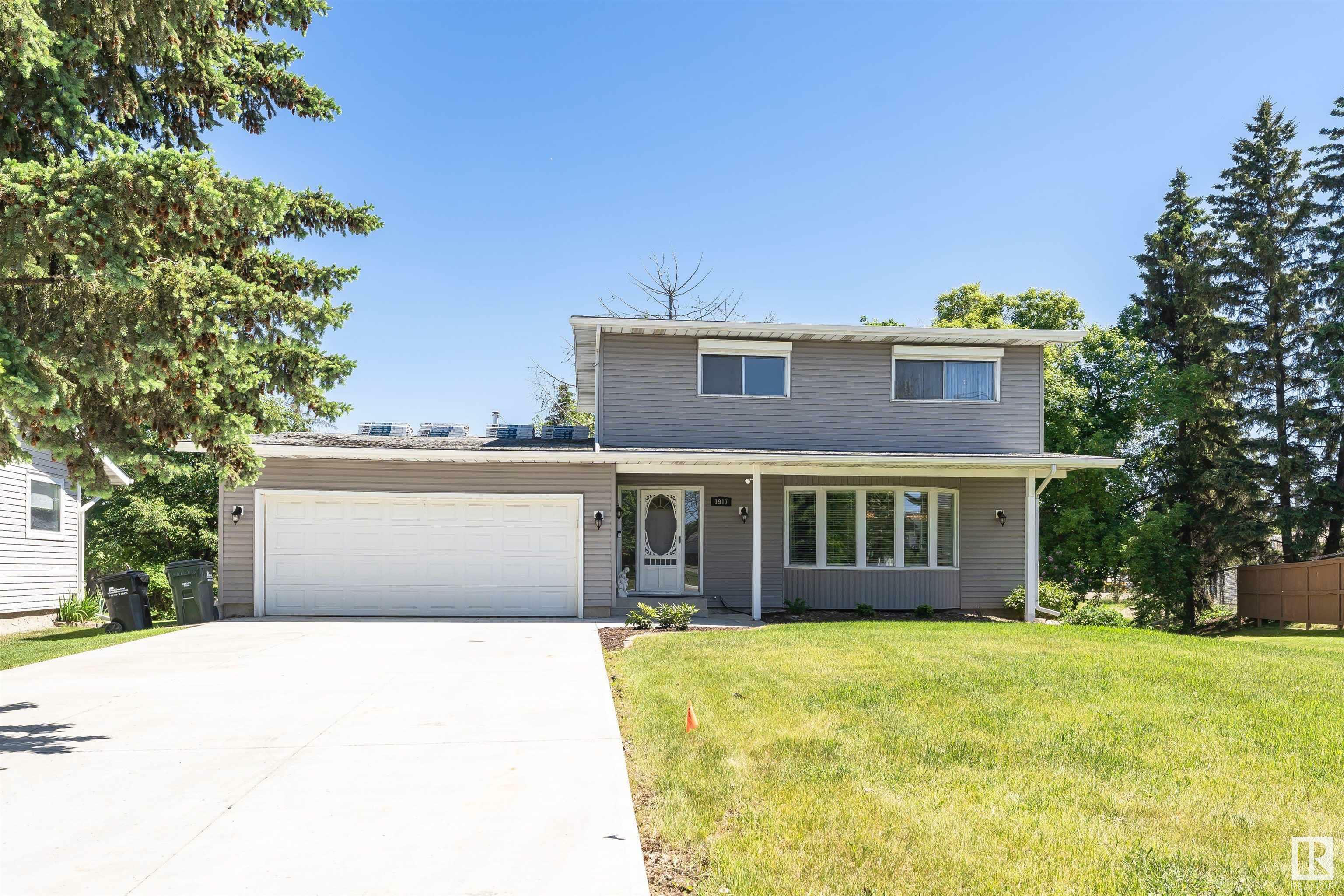 Property Photo: 1917 Glenmore Avenue AB T8A 0X6