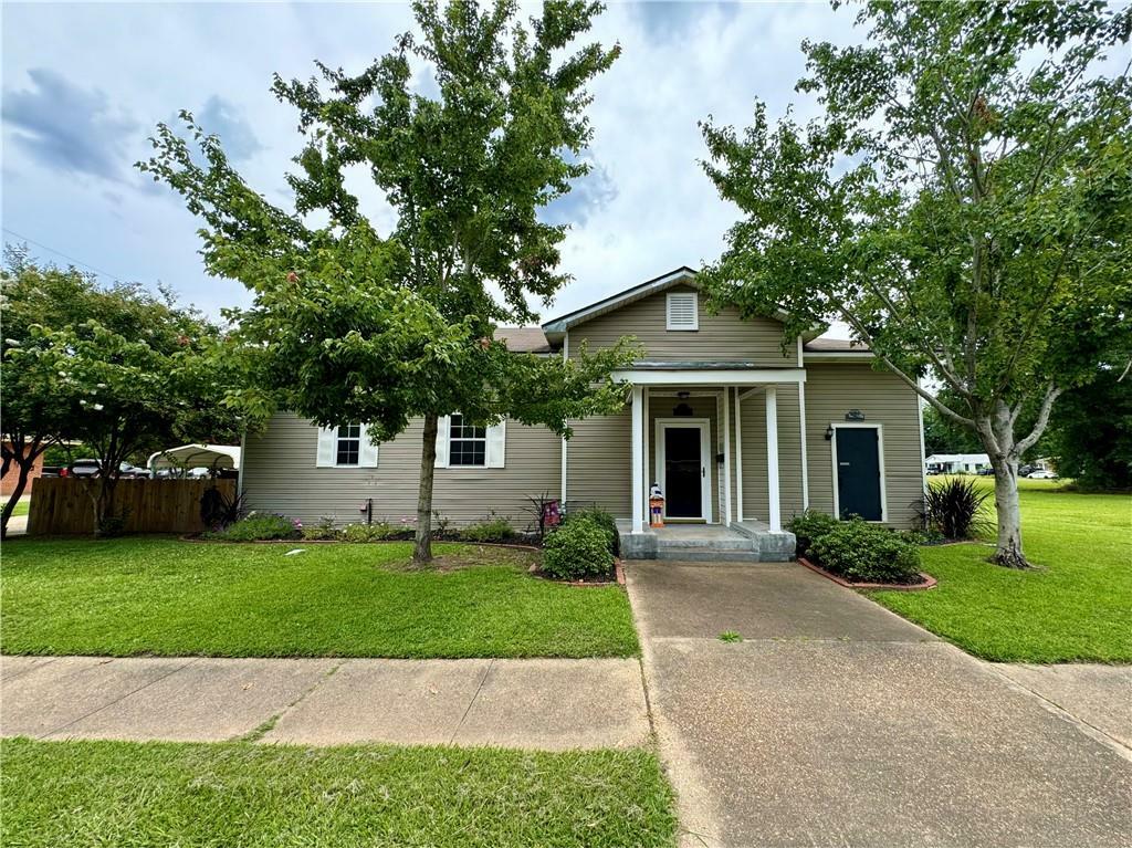 Property Photo: 627 East Fifth Street LA 71457