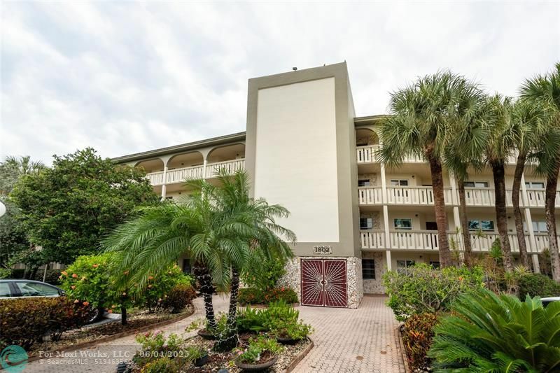 Property Photo: 1802 Eleuthera Pt H1 FL 33066