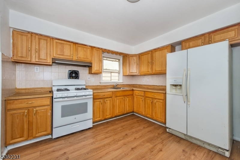 Property Photo:  18 Norwood Ave 1  NJ 07111 