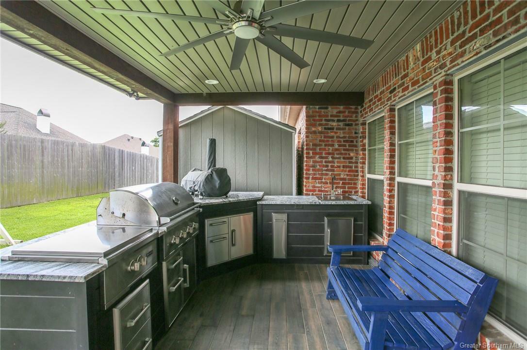 Property Photo: 2709 Rue Calais Drive LA 70605