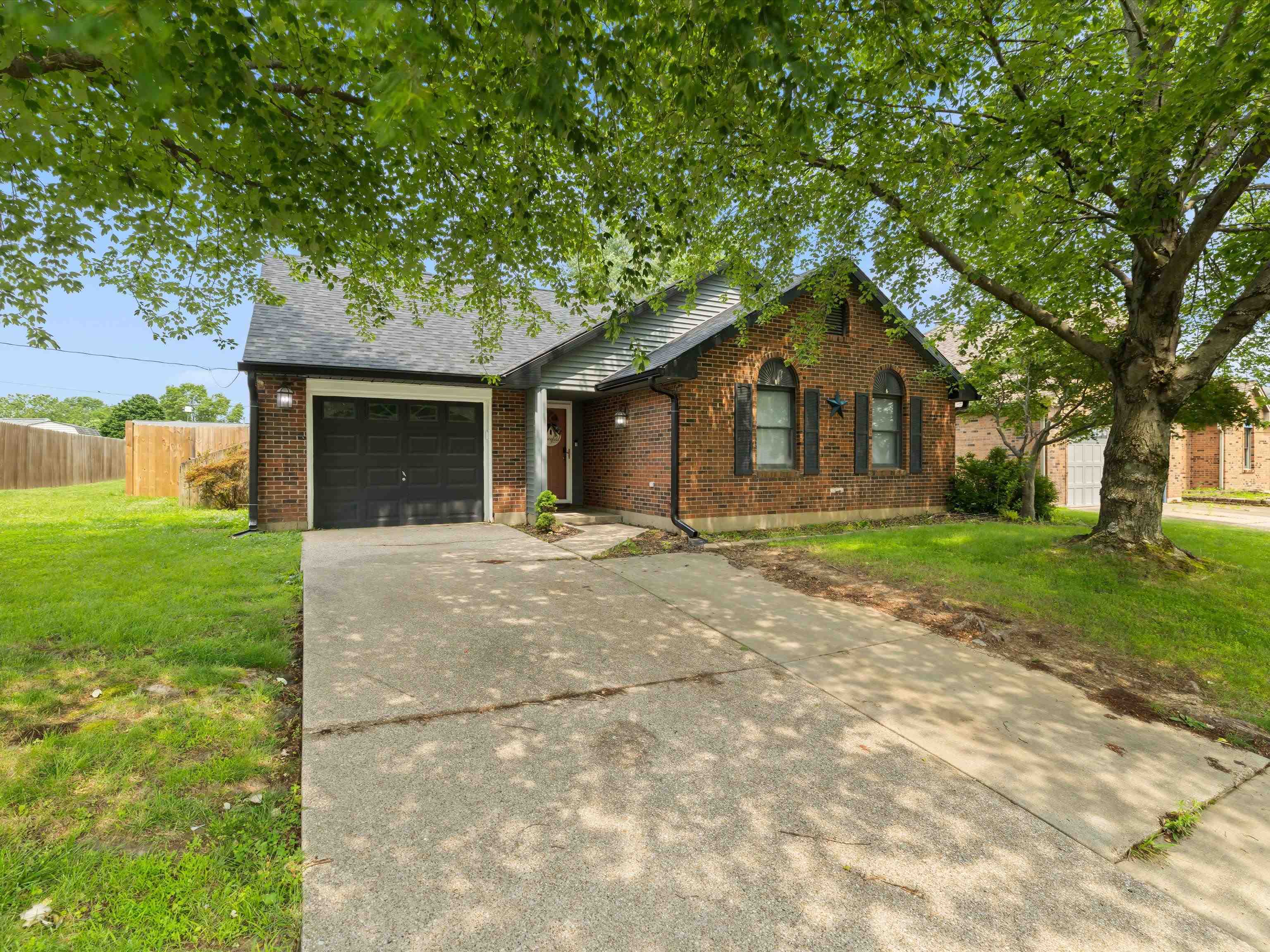 1085 Millcreek Drive  Henderson KY 42420 photo