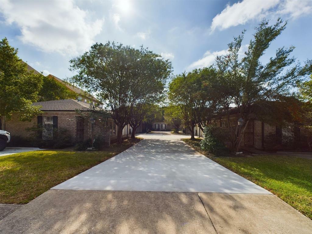 Property Photo:  5631 Winsome Lane  TX 77057 