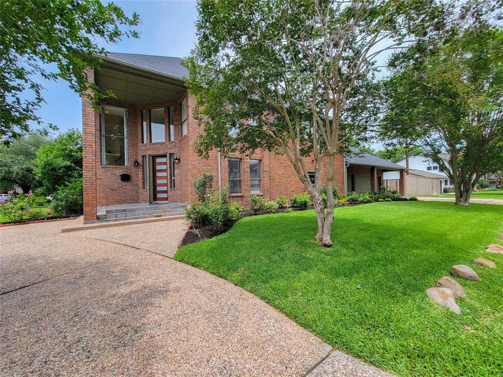 Property Photo:  4900 Willow Street  TX 77401 