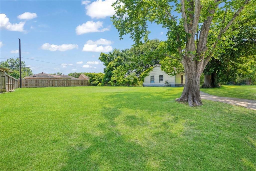 Property Photo: 1807 Ontario Street TX 77520