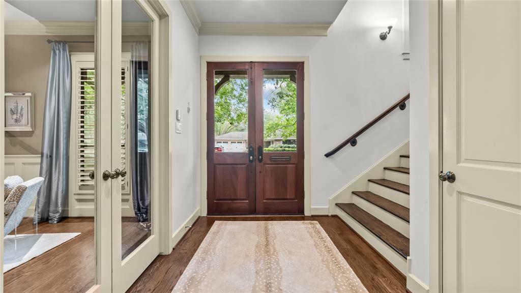 Property Photo:  5558 Aspen Street  TX 77401 