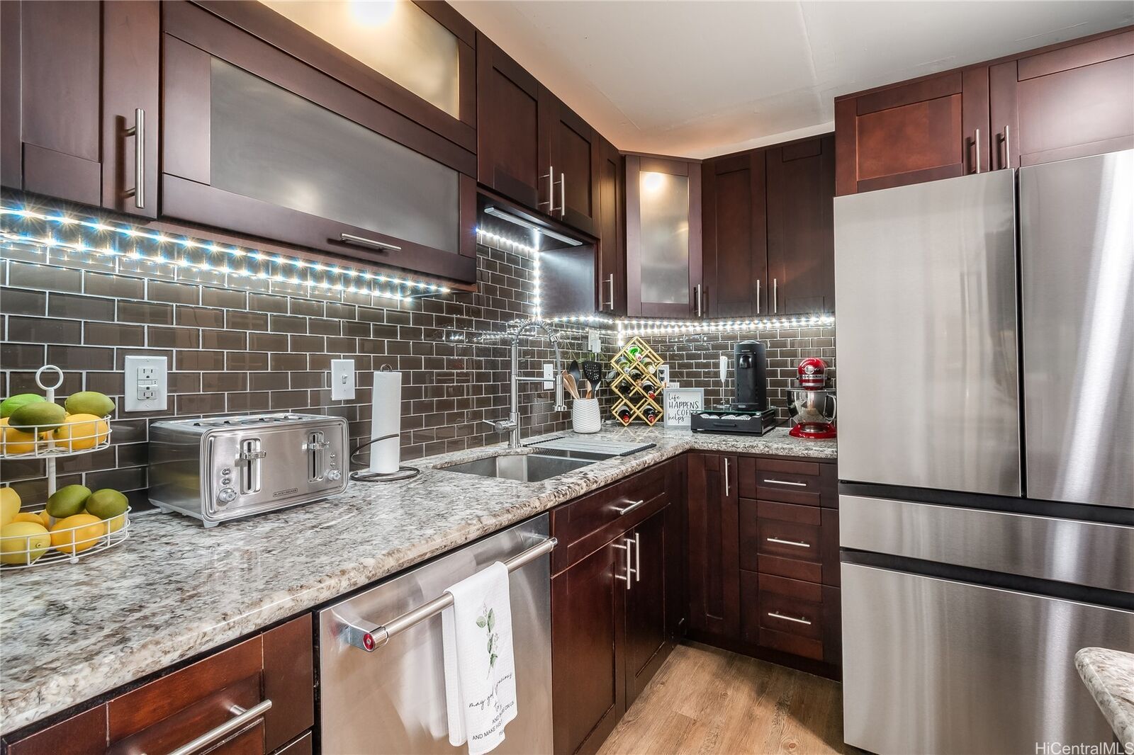 Property Photo: 430 Keoniana Street 202 HI 96815