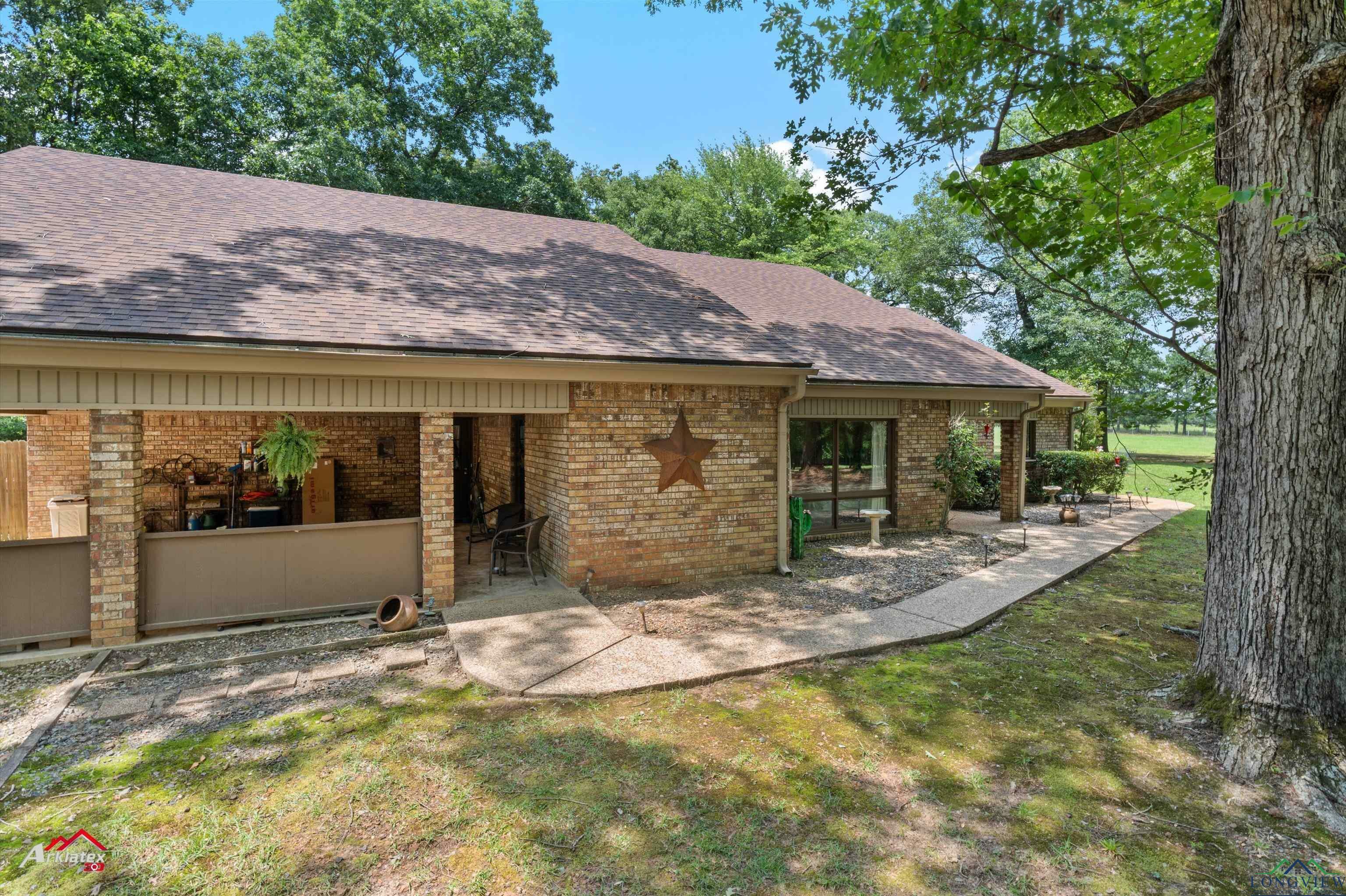 Property Photo:  529 Munden Dance Hall Rd  TX 75672 
