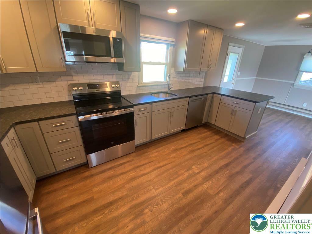 Property Photo: 1657 Pen Argyl Road PA 18072