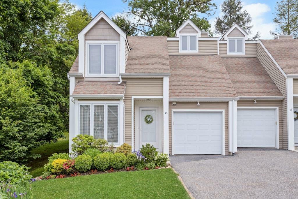 17 Spring Pond Drive  Ossining NY 10562 photo